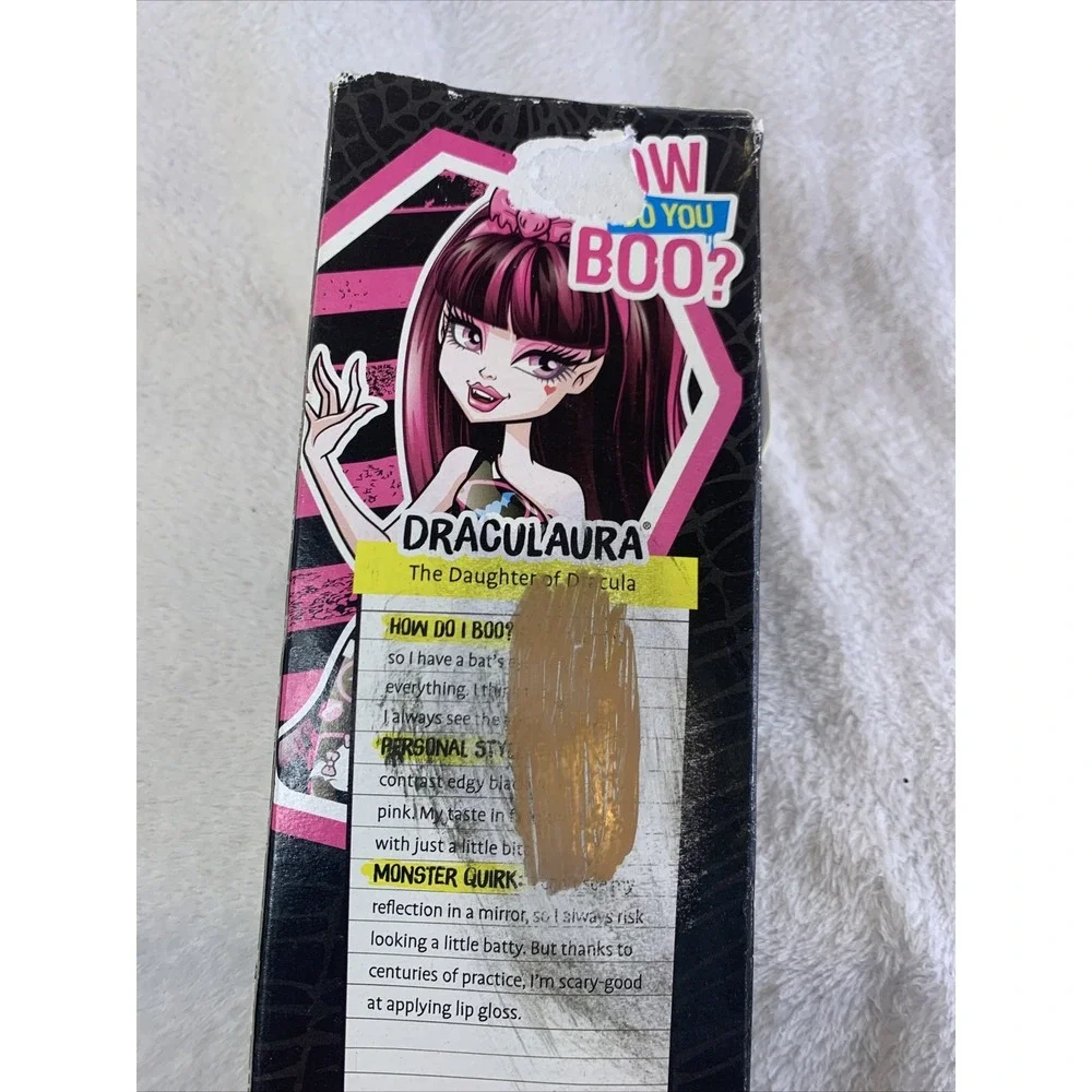 NEW! Monster High Draculaura -Daughter of‎ Dracula- Doll 2015 Box Damage